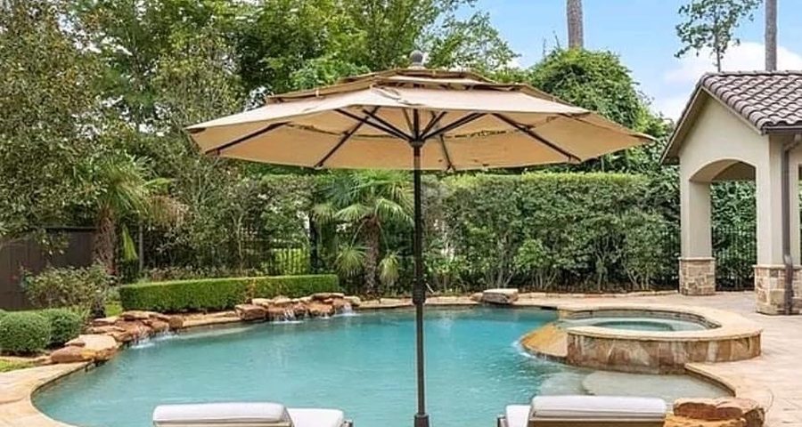 Weekly or bi-weekly pool service in Vero Beach?